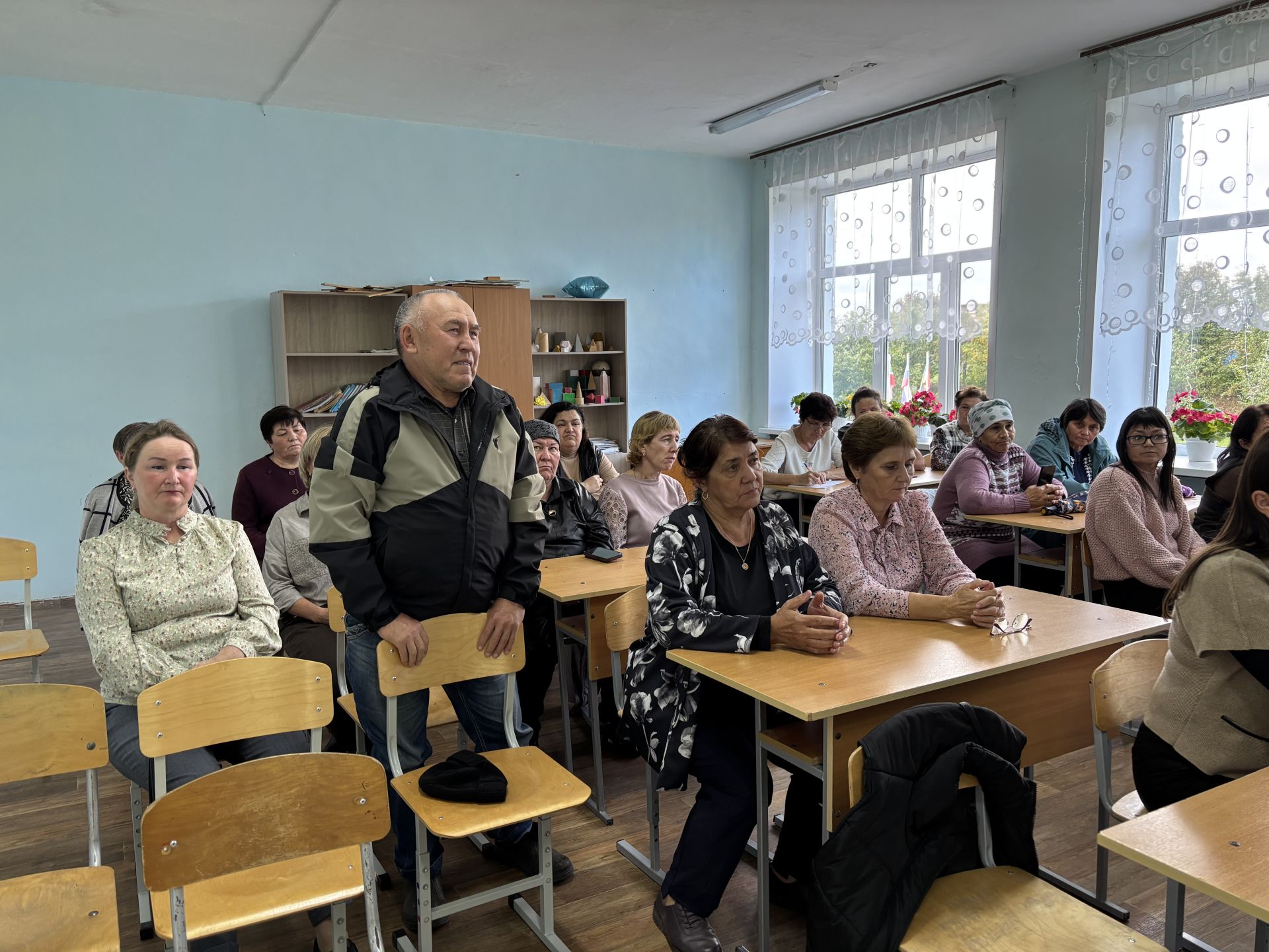 Важашур авыл җирлегендәге халык җыены.
