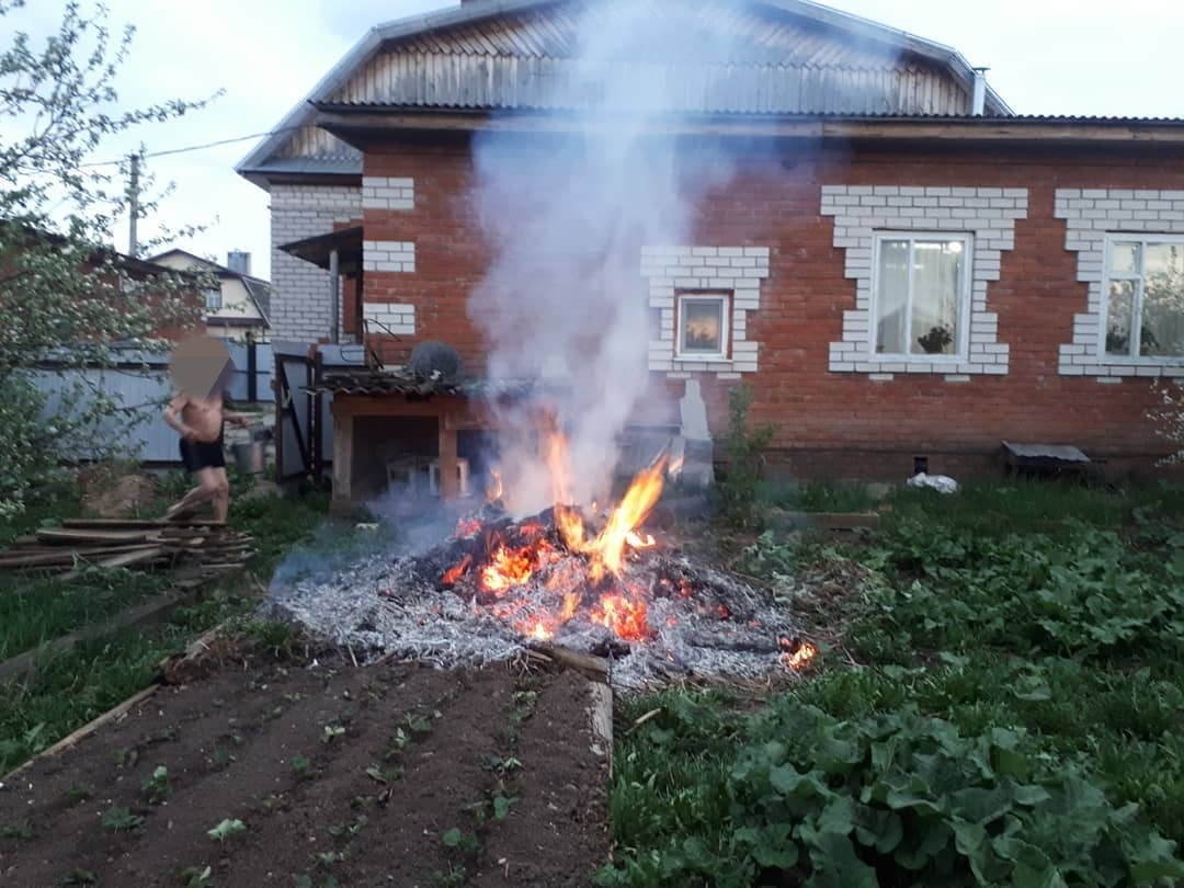 Жителя Кукмора оштрафовали за сжигание мусора в огороде