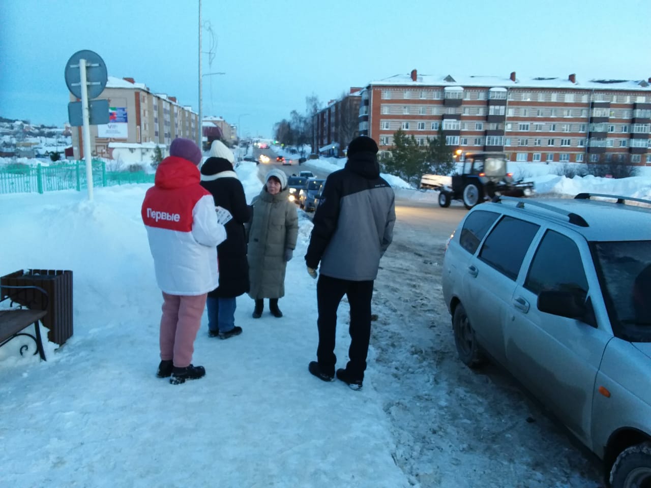 В Кукморе провели акцию «Стань заметней в темноте!»