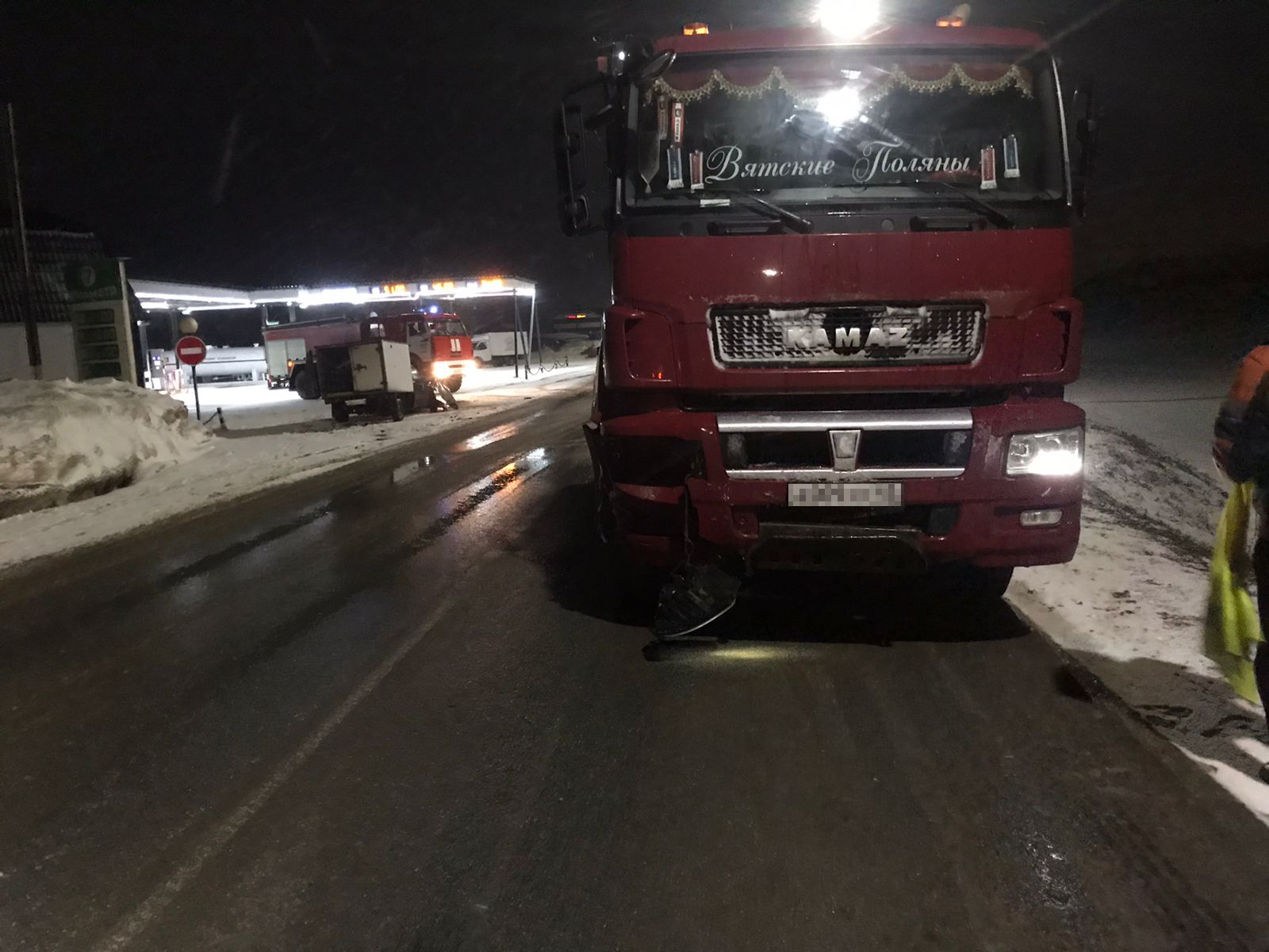 В Кукморском районе водитель легковушки пострадал в ДТП с КамАЗом