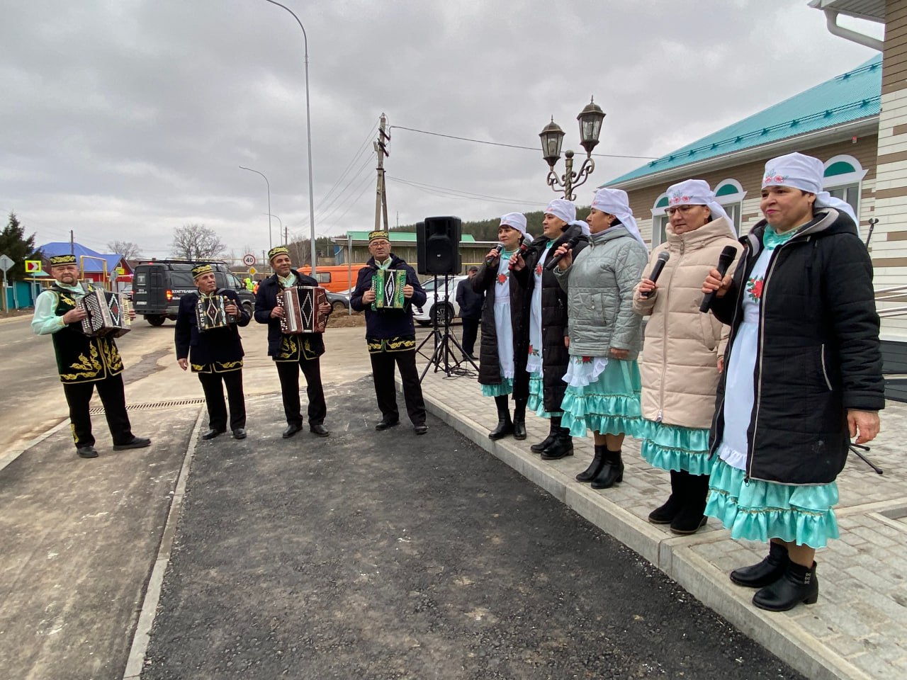 В двух селах Кукморского района торжественно открыли дороги