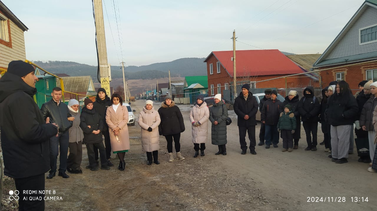 В Большом Кукморе установили мемориальную доску в память о погибшем участнике СВО