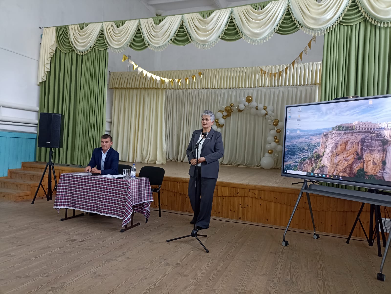 Ош.Юмья җирлегендә халык жыены узды