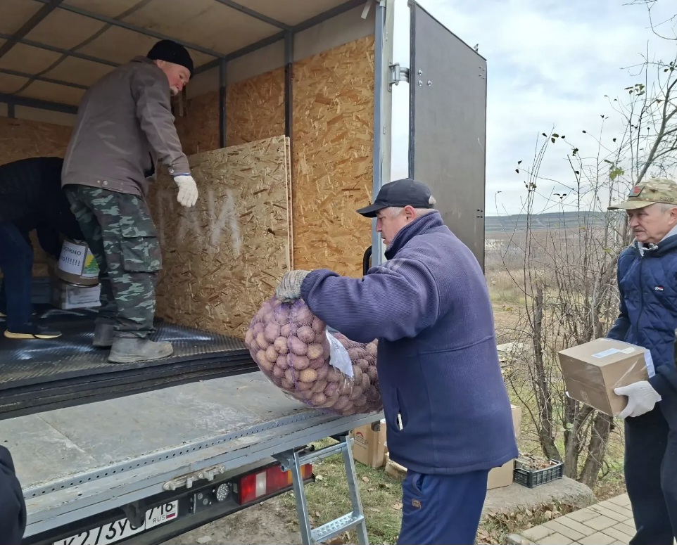 В посылках — самое необходимое, собранное с учетом прямых просьб военнослужащих.