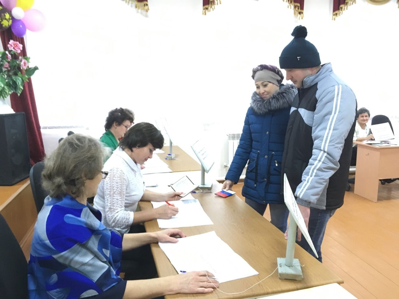 Кукмарада уза торган референдумда халык активлык күрсәтә (фото)