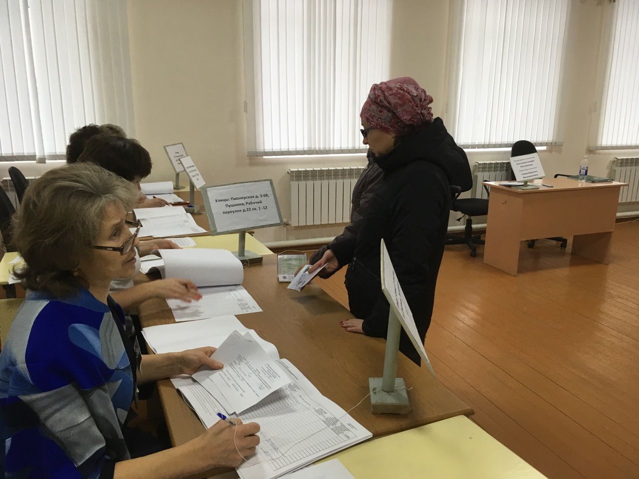 Кукморяне активно участвуют в референдуме по самооблажению (фото)