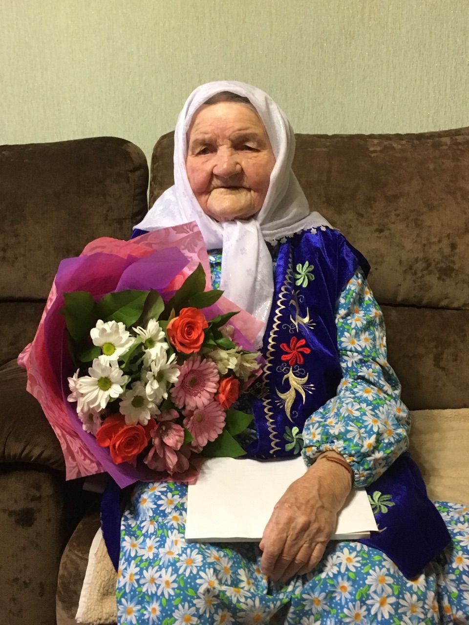 Кукморянка Амина Закирова отмечает 100-летний юбилей (фото)