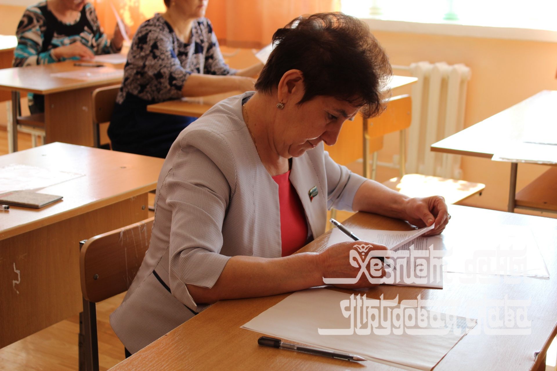 Фото: Родители школьников Кукмора сдали единый республиканский экзамен по татарскому языку