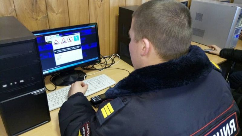 Фото: Кукморские полицейские сдали зачет на знание ПДД