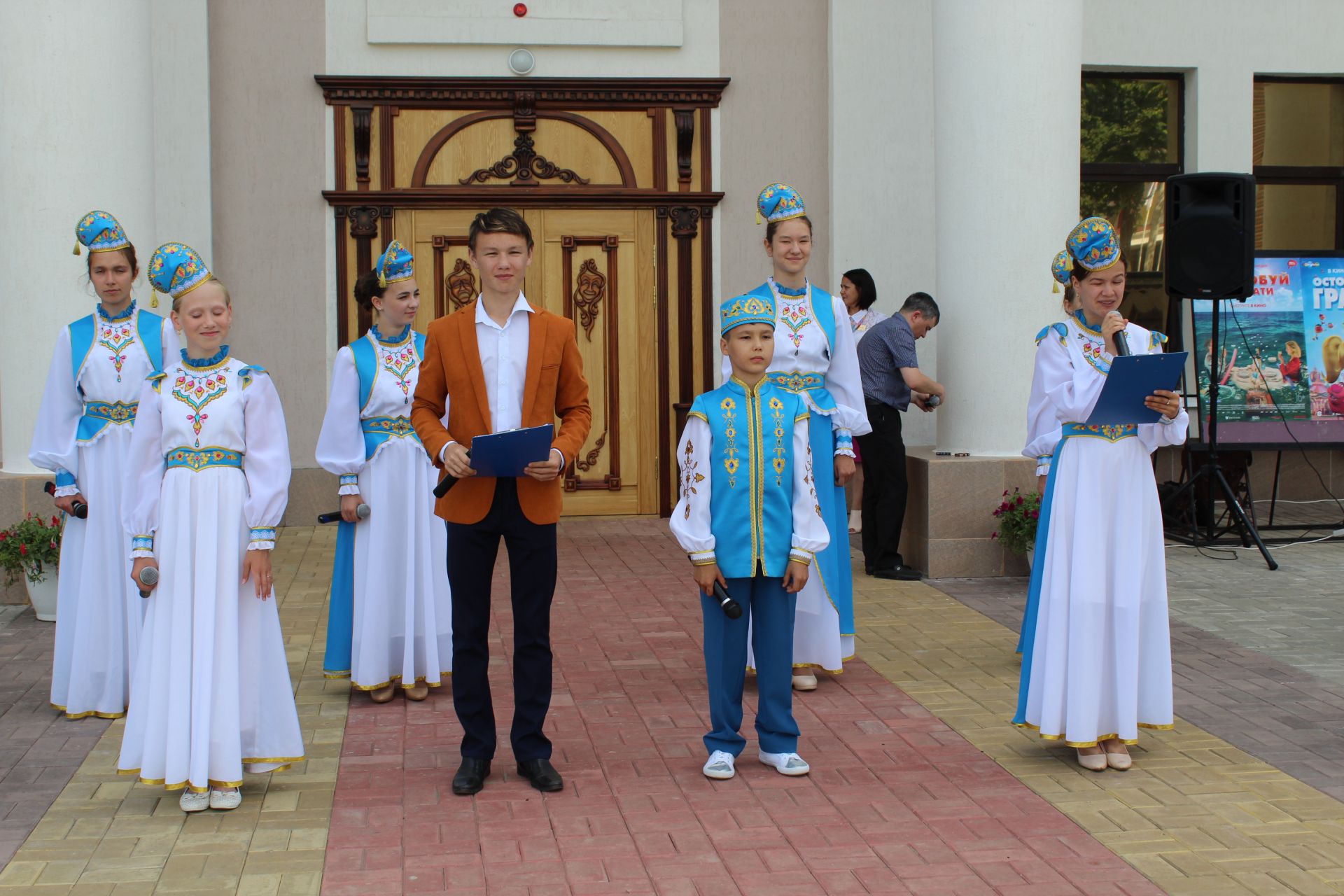 Фотолар: Бүген Кукмарада татар теле һәм әдәбияты укытучыларының 7нче Бөтенроссия съездының күчмә утырышы булды