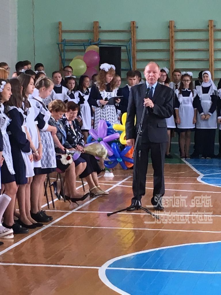 Фото: Римма Ратникова 1нче гимназия укучыларын Белем көне белән котлады