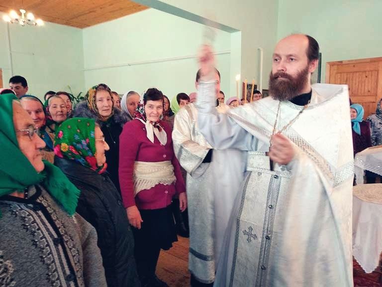 Фото: В  церкви села Ошторма Юмья провели службу Крещенского сочельника