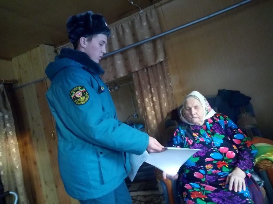 В Кукморском районе проводятся подомовые обходы одиноких и одиноко проживающих пожилых граждан