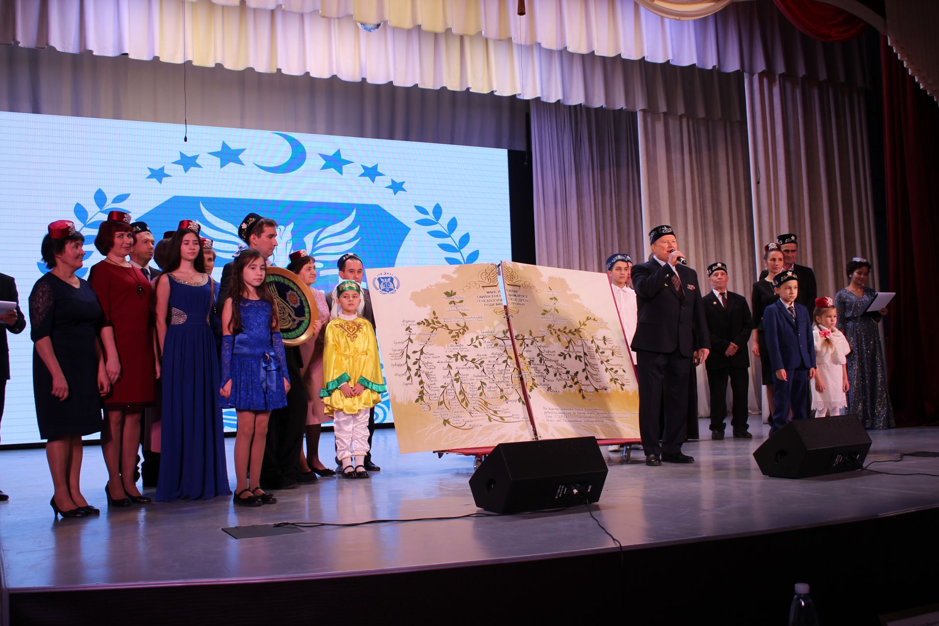 В Кукморе прошел зональный этап конкурса родословных "Эхо веков в истории семьи"