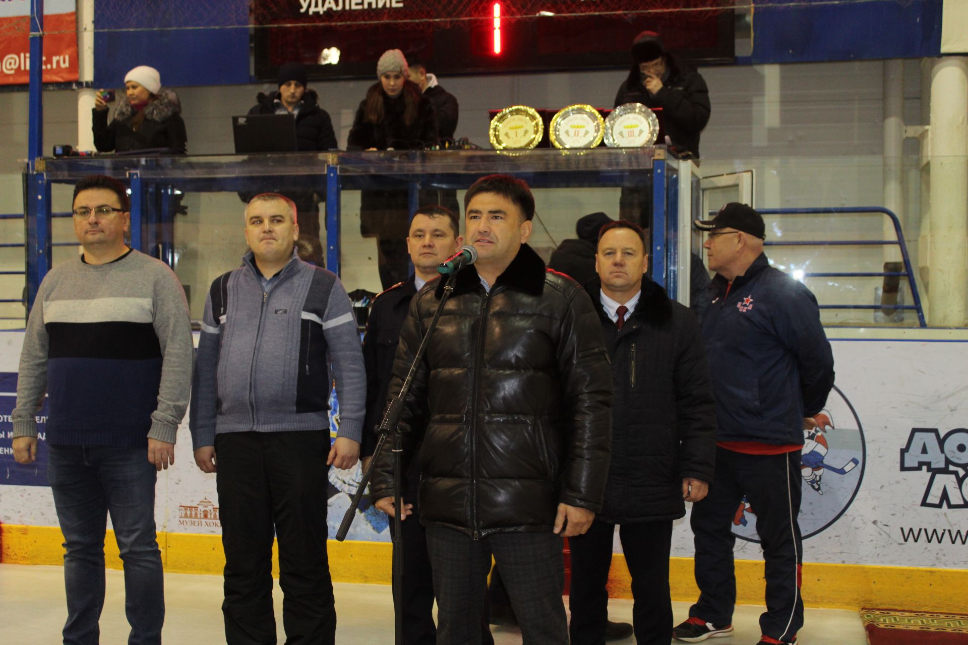 В Кукморе проходит турнир по хоккею с шайбой на "Кубок звезд"