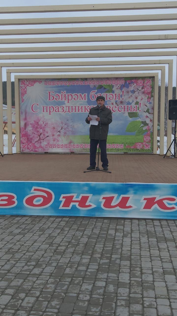 Фото: Кукмараның Комсомол мәйданында “Кыш озату” бәйрәме узды