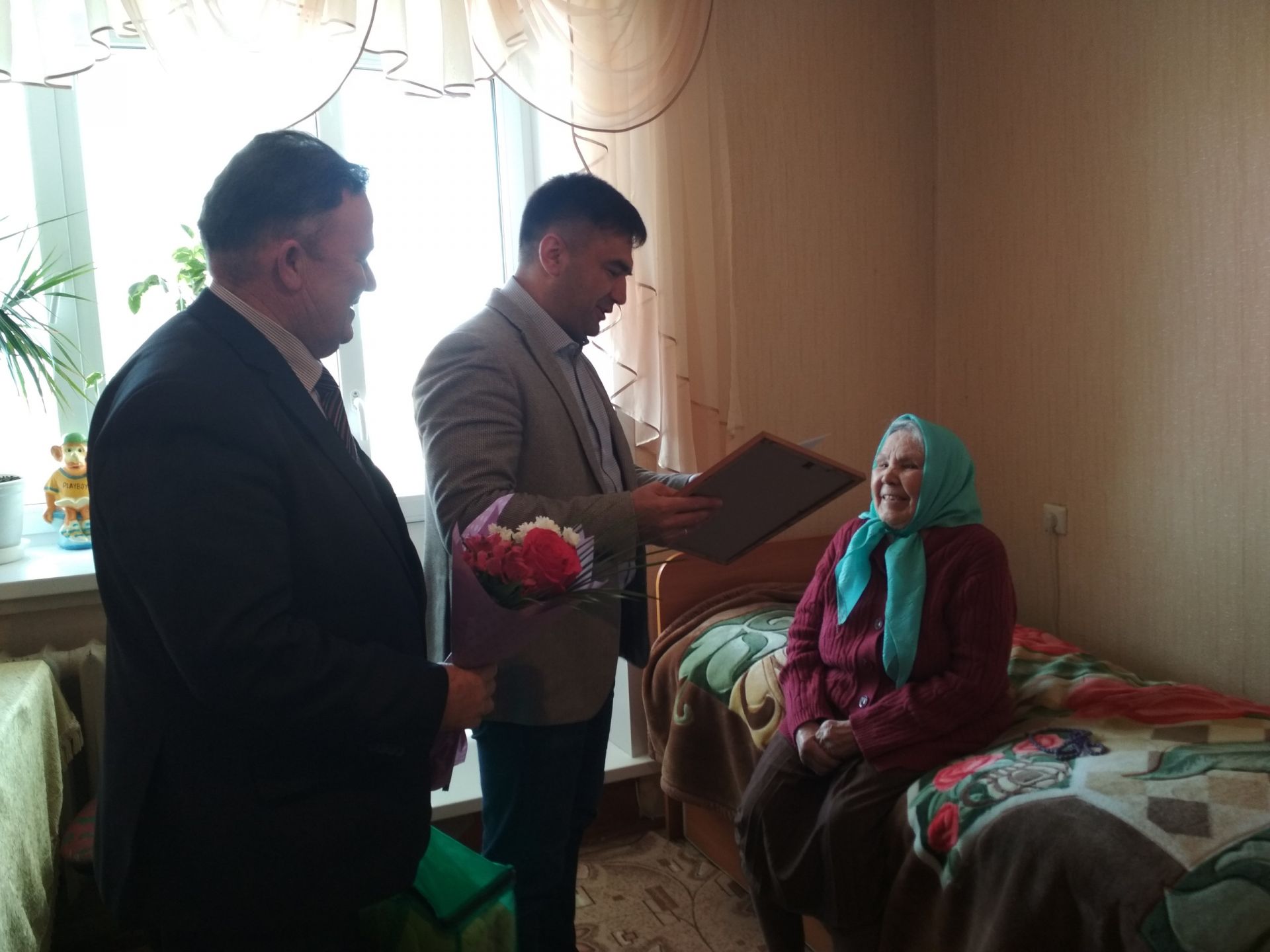 Ветеран педагогического труда Гайша Шарапова из Кукмора отмечает 90-летний юбилей