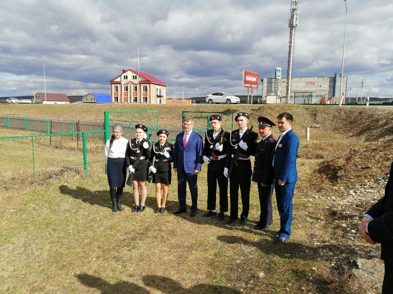 Фото: Глава МВД Татарстана отдал дань памяти нашему земляку Сабиру Ахтямову