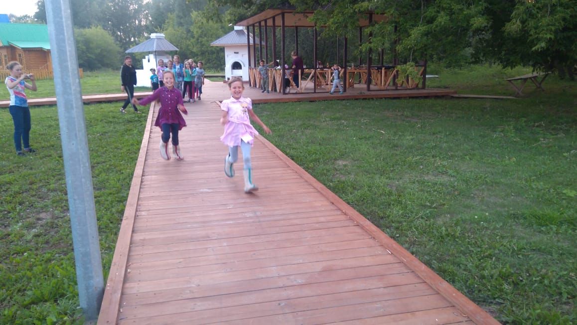 Фото: Манзараста балаларны “Киндеркүл” паркына сәяхәткә алып бардылар