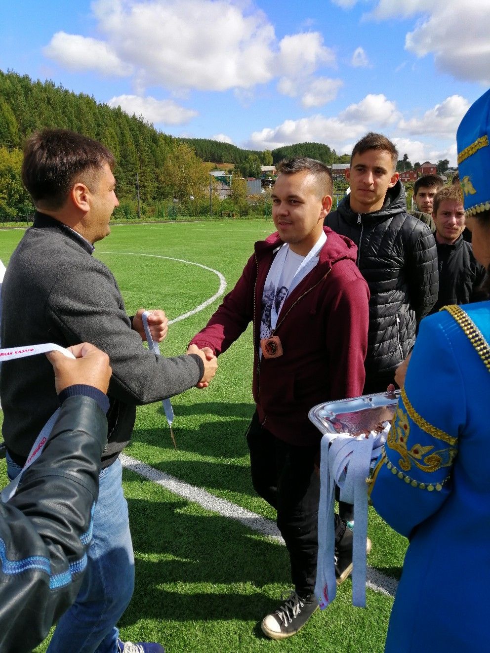 Кукморская команда "Степана Разина" завоевала главный трофей турнира по футболу на "Кубок Мухметшина"