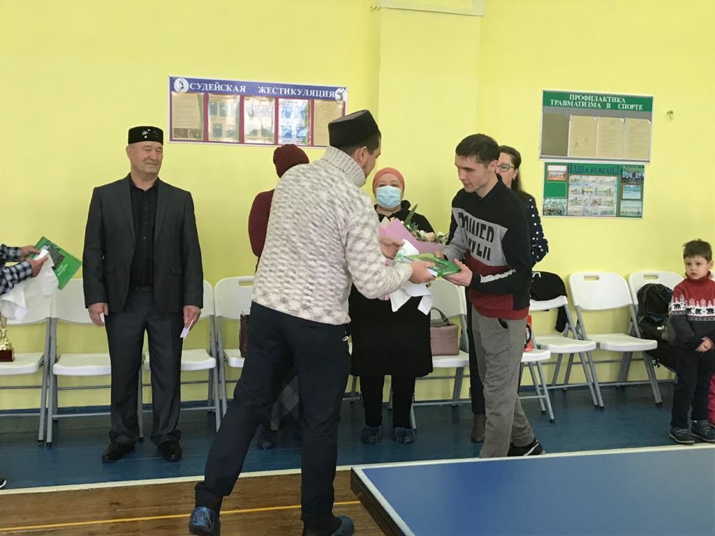 Кукмарада Шакир Шәрипов кубогына һәм Таһир Хафизов истәлегенә өстәл теннисы буенча ярыш үткәрелде
