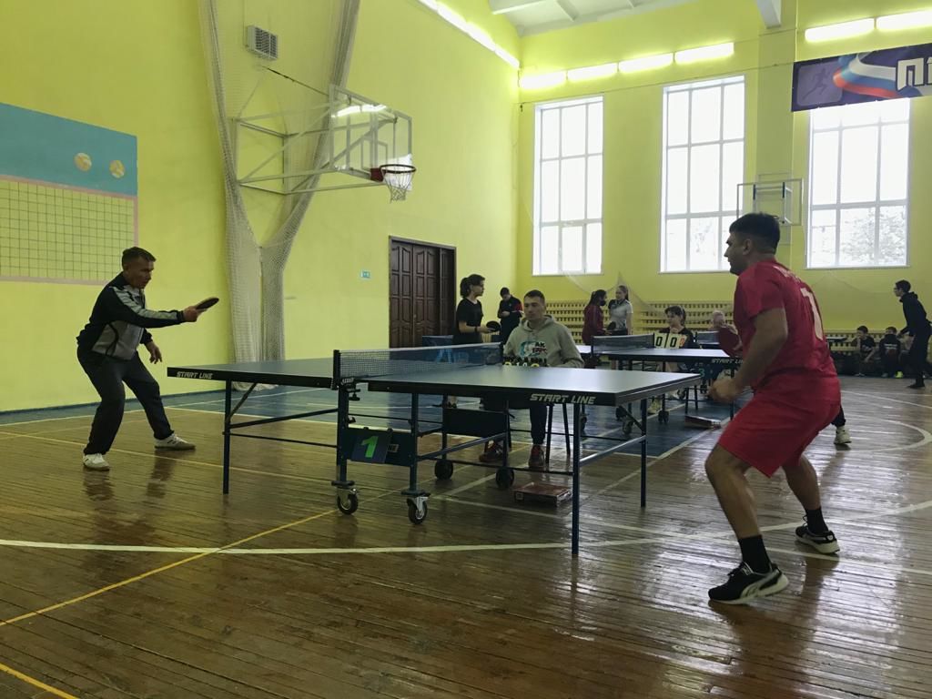 Кукмарада Шакир Шәрипов кубогына һәм Таһир Хафизов истәлегенә өстәл теннисы буенча ярыш үткәрелде