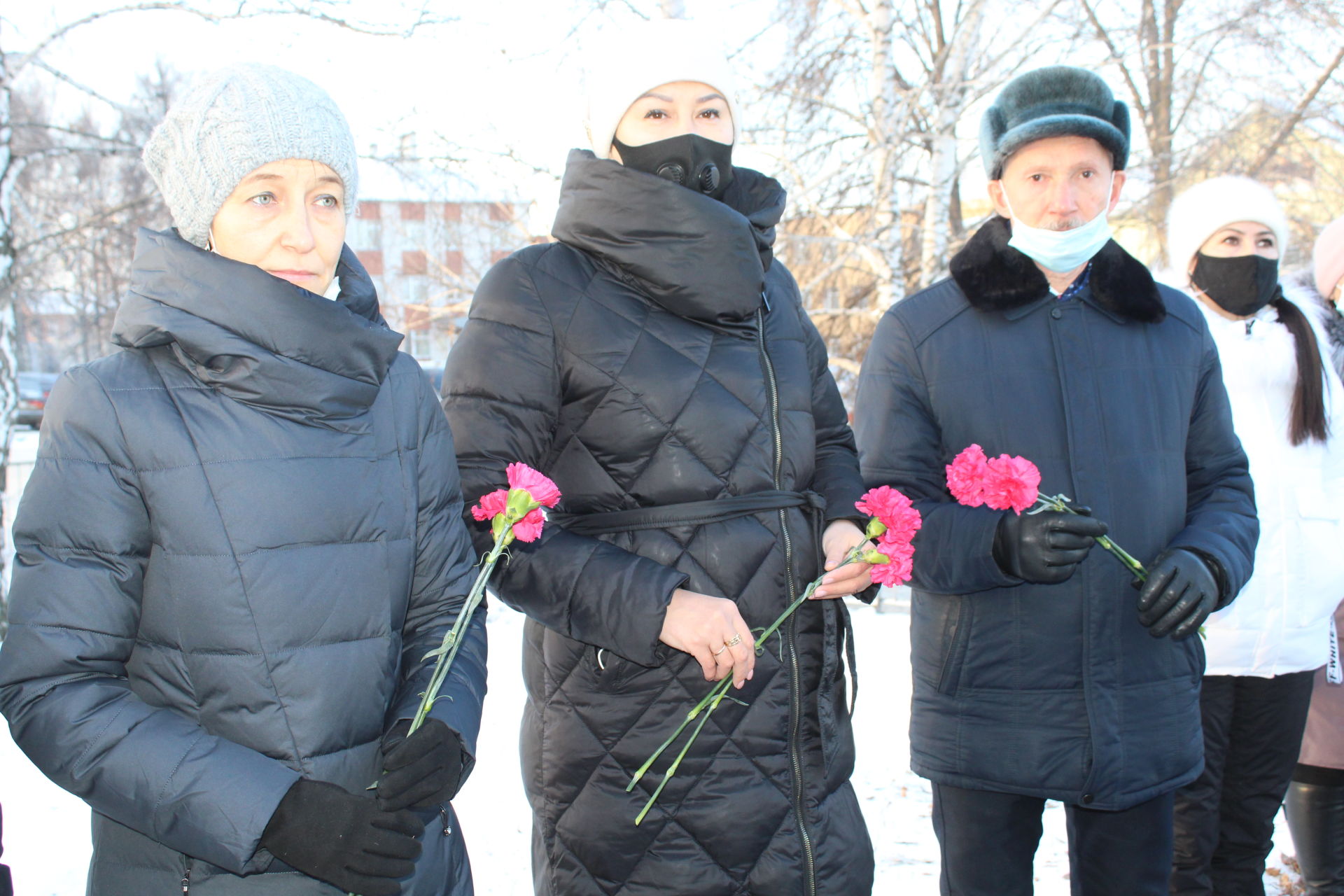 В Кукморе к мемориалу павшим воинам возложили цветы в День неизвестного солдата