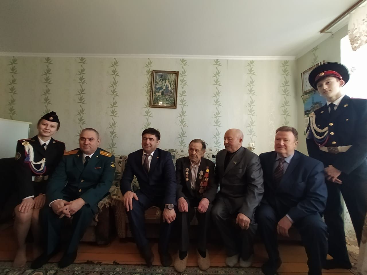 Сергей Димитриев вручил ветеранам медали в честь 75-летия Победы