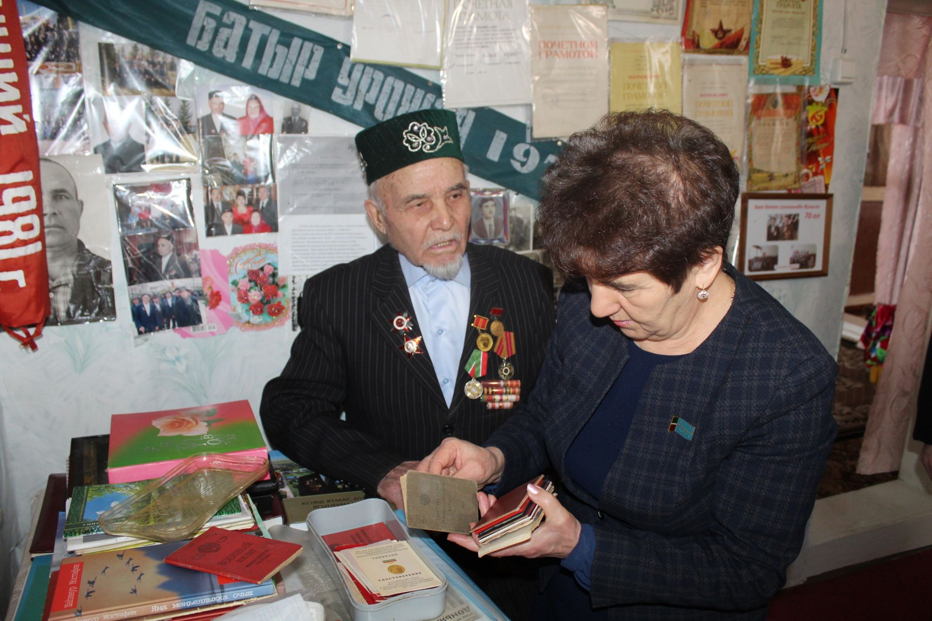 Римма Ратникова вручила кукморским ветеранам юбилейные медали в честь 75-летия Победы
