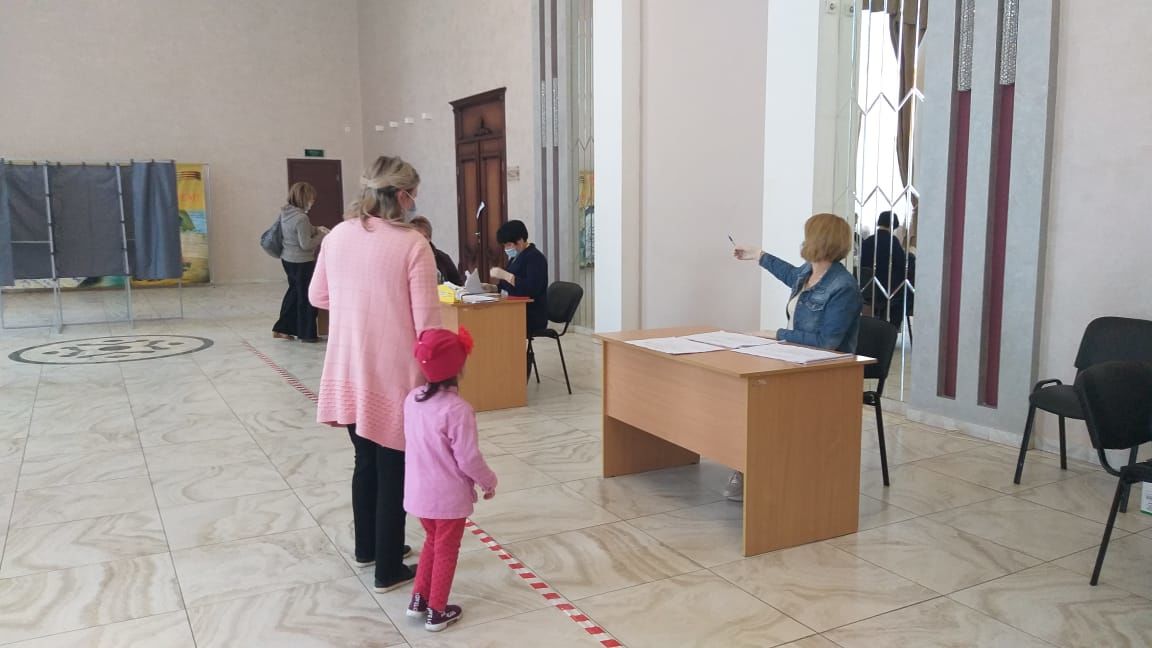 В Кукморе процесс голосования по поправкам в Конституцию РФ проходит организованно