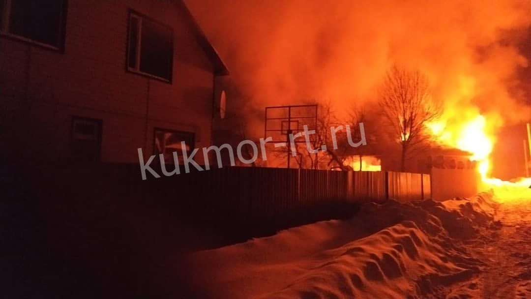 В Кукморском районе ночью сгорел дом