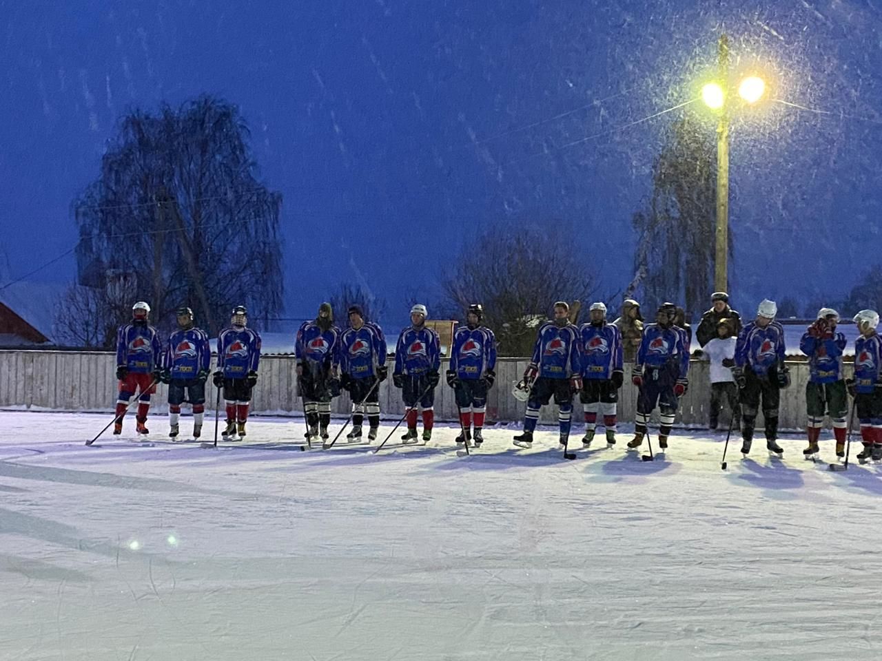 Шесть команд сразились за победу в соревновании на Кубок «Хоккейная команда села Адаево»