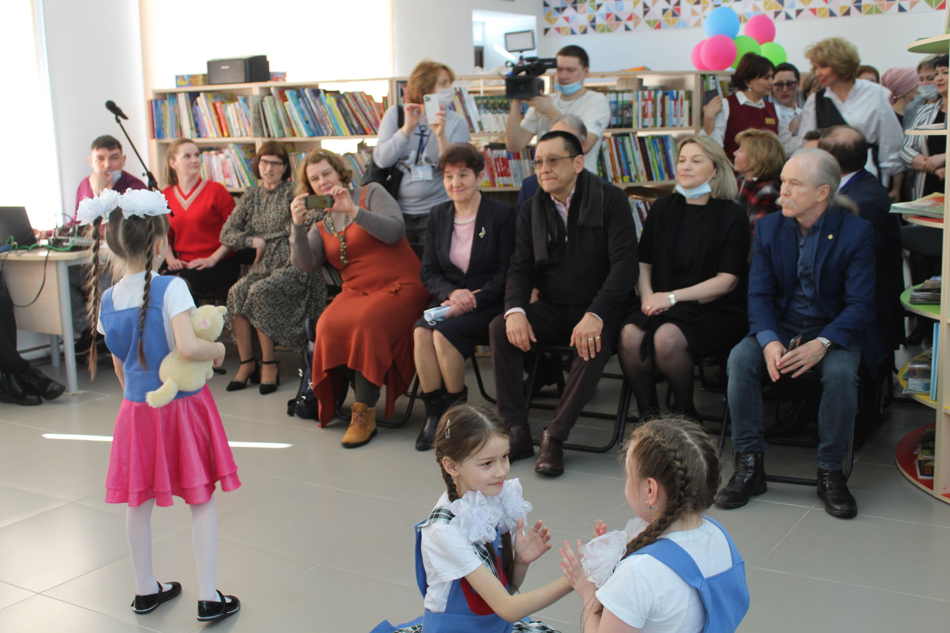 Егор Кончаловский принял участие в присвоении имени его деда Михалкова кукморской детской библиотеке