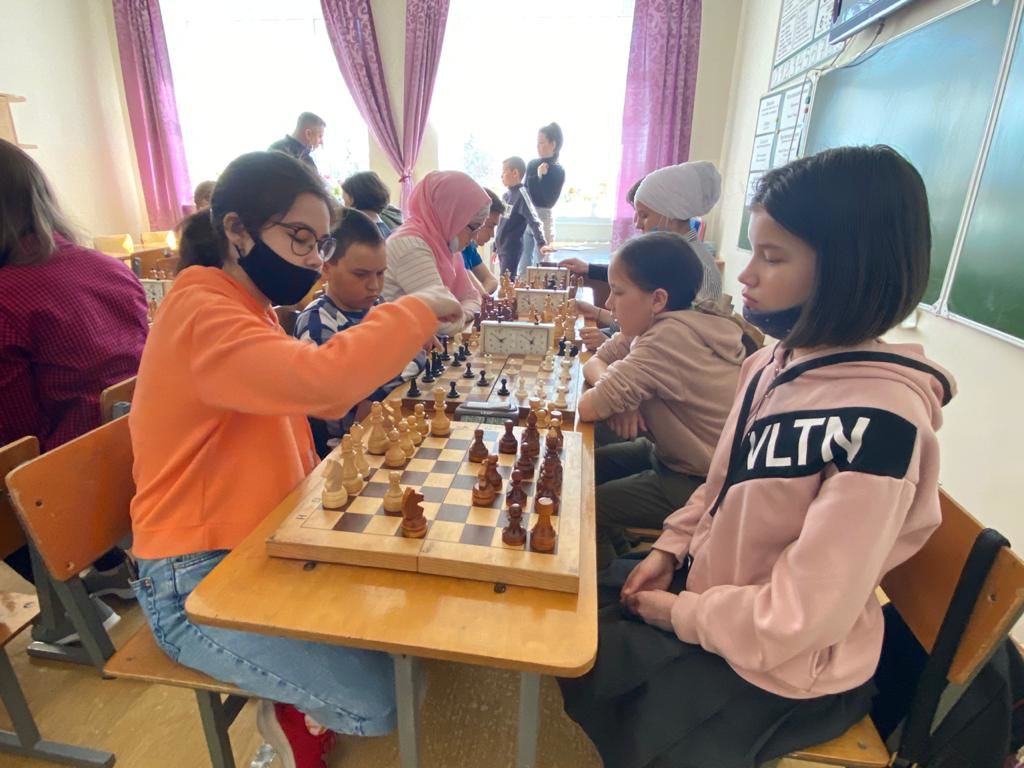 В Кукморе прошло соревнование по шахматам памяти заслуженного строителя России Мияссара Мансурова