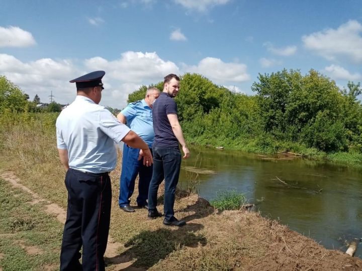 В Татарстане из реки подняли Land Rover с двумя погибшими мужчинами