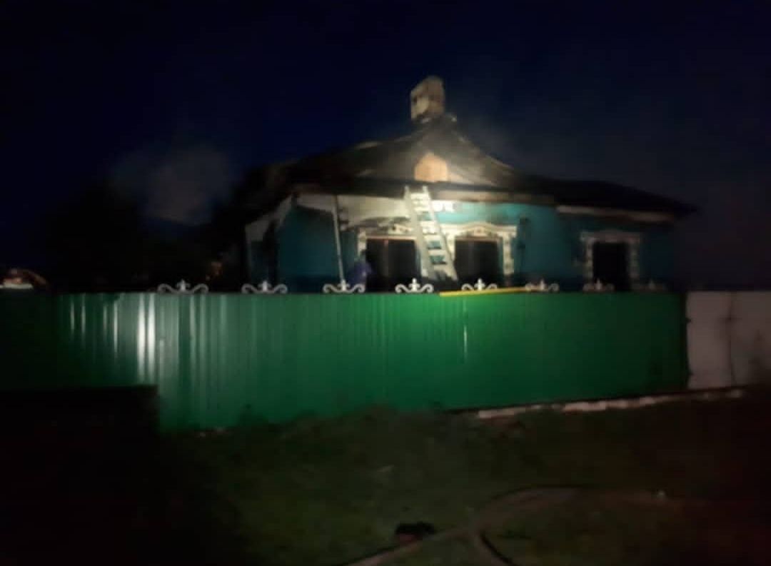 В Кукморском районе пожар уничтожил дом и надворные постройки