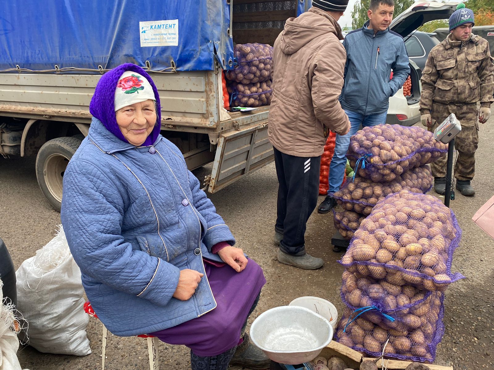 В Кукморе прошла ярмарка, посвященная Международному дню пожилого человека