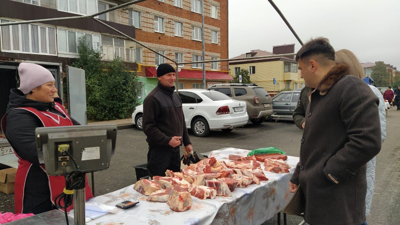 В Кукморе прошла ярмарка, посвященная Международному дню пожилого человека