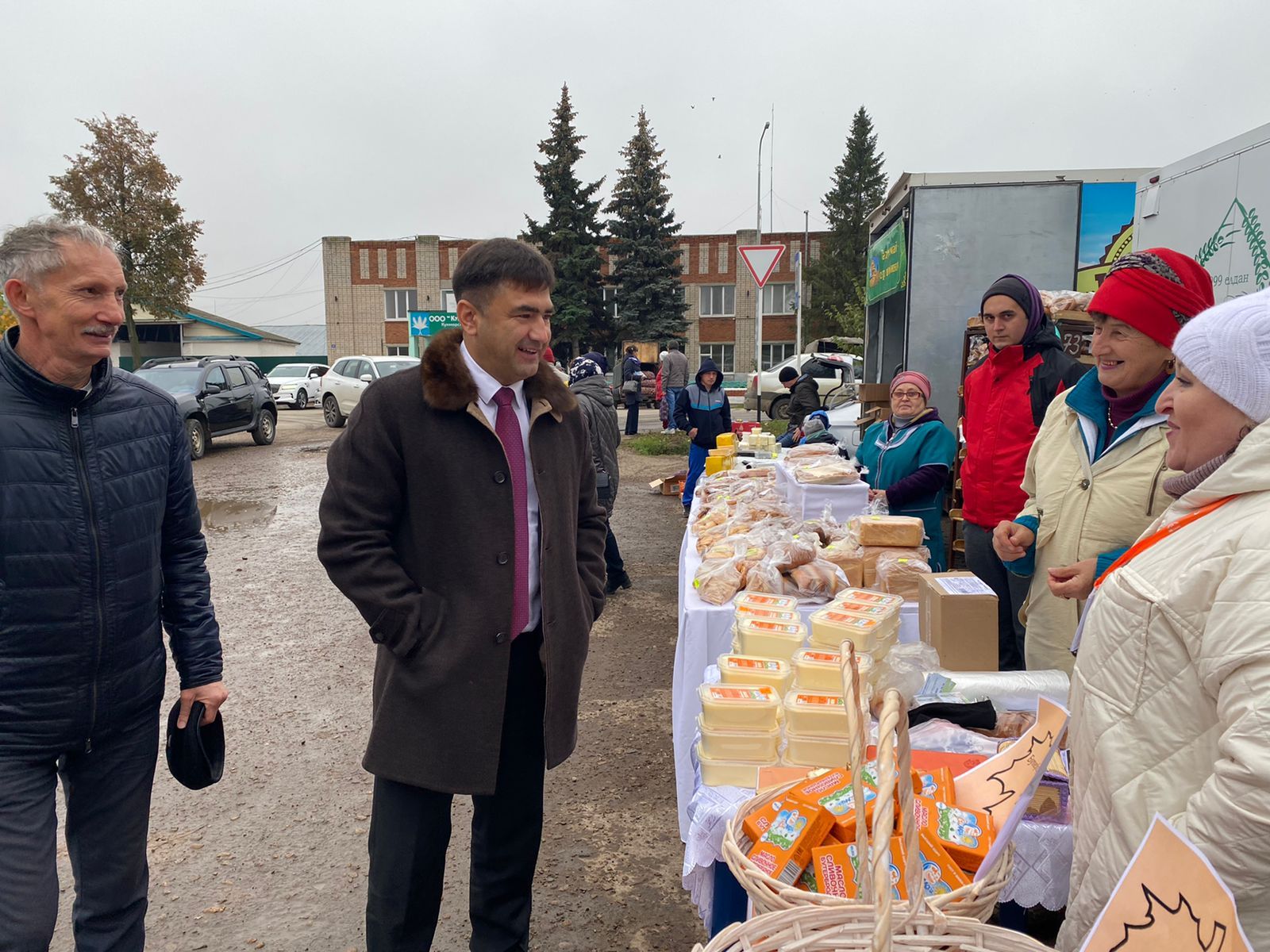 В Кукморе прошла ярмарка, посвященная Международному дню пожилого человека