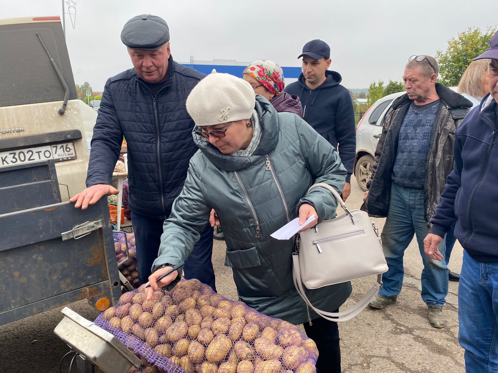 В Кукморе прошла ярмарка, посвященная Международному дню пожилого человека