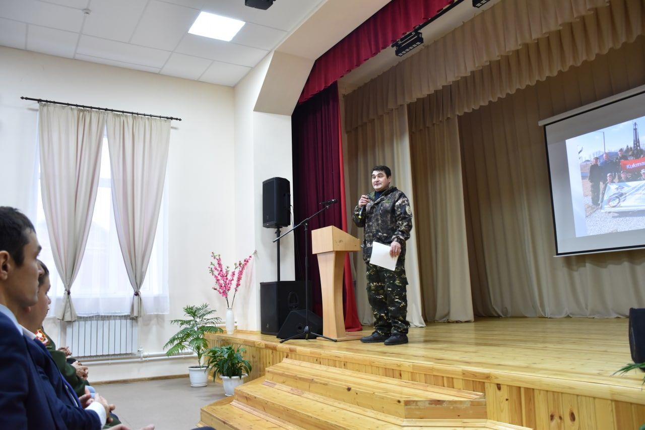 В Кукморский район с места захоронения привезли горсть земли и найденные личные вещи погибшего в годы ВОВ солдата