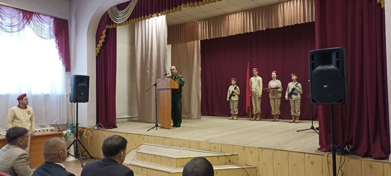 Кукмара районында Украинадагы махсус операциядә һәлак булган солдатларның гаиләсенә Батырлык ордены тапшырылды