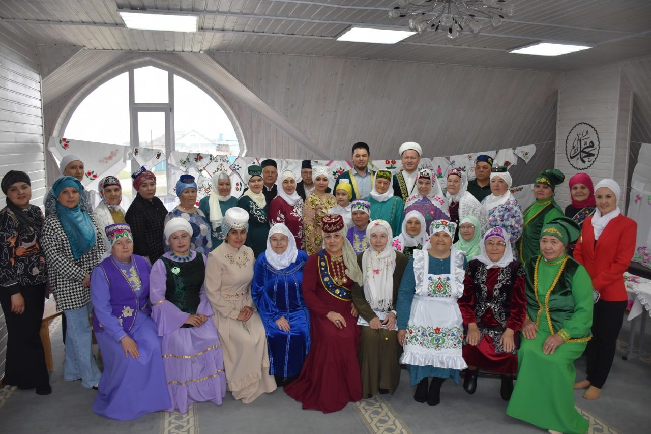 В Кукморе 29 мастериц состязались в конкурсах по вышивке
