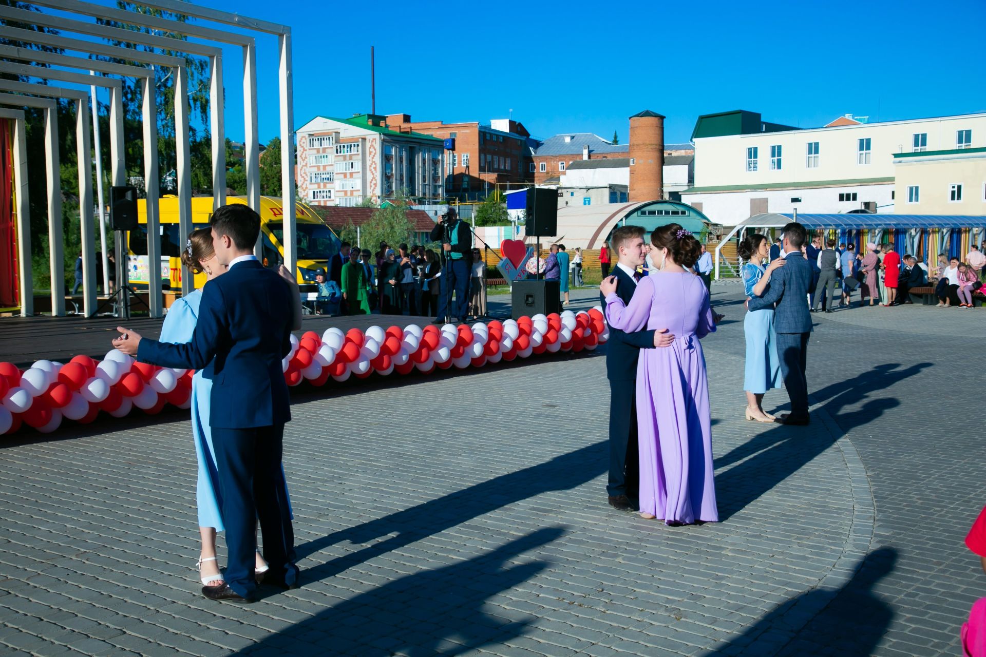 На Комсомольской площади Кукмора прошел выпускной вечер 