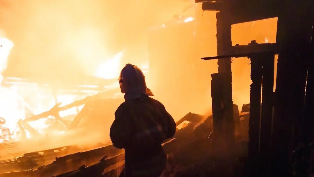 В деревне Кукморского района сгорел жилой дом и два сарая