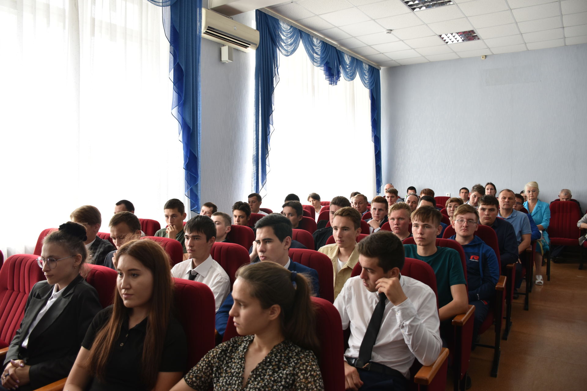 В Кукморе состоялась встреча студентов и выпускников Аграрного колледжа с потенциальными работодателями