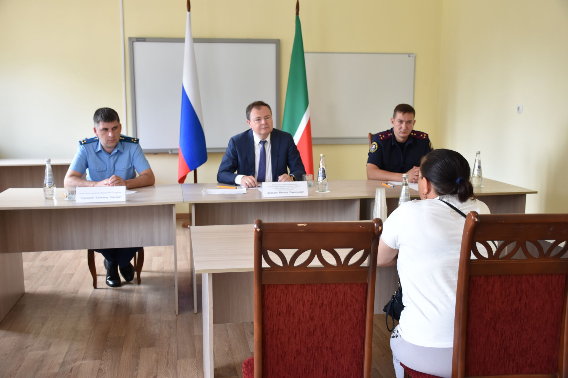 Главный федеральный инспектор по РТ Виктор Демидов провел прием граждан и юридических лиц в Кукморе
