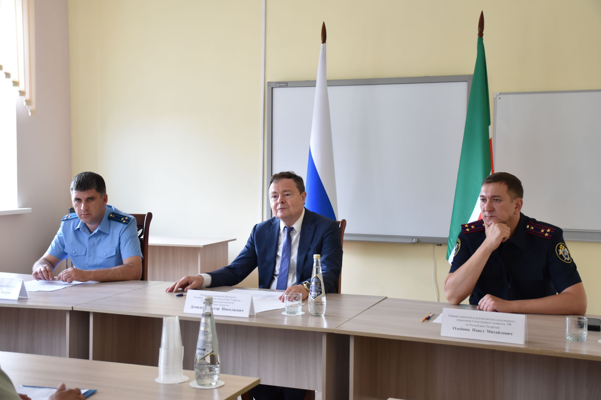 Главный федеральный инспектор по РТ Виктор Демидов провел прием граждан и юридических лиц в Кукморе