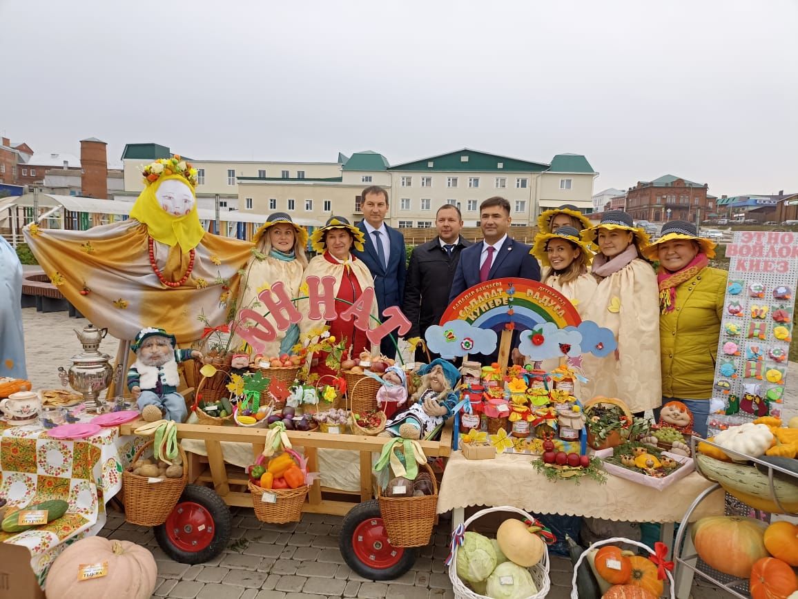 В Кукморе прошла осенняя ярмарка образовательных учреждений