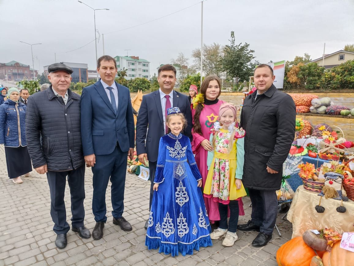 В Кукморе прошла осенняя ярмарка образовательных учреждений